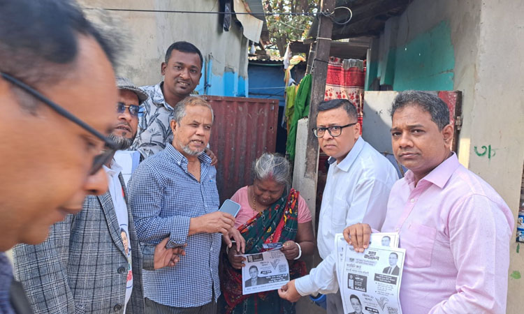 চট্টগ্রামে আমীর খসরু’র পক্ষে সনাতনী আইনজীবী পরিষদের গণসংযোগ