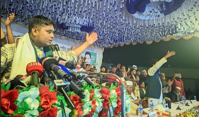 'হ্যাঁ' ভোটে জয়লাভ করে সংসদের ক্ষমতা কাঠামো পরিবর্তন করব : হাসনাত আবদুল্লাহ