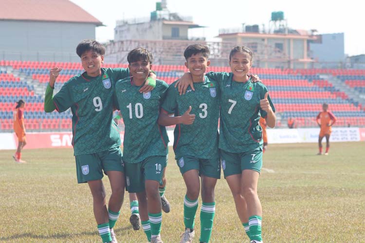 সাফ অনূর্ধ্ব-১৯ নারী চ্যাম্পিয়নশীপে ভারতকে ২-০ গোলে হারিয়েছে বাংলাদেশ