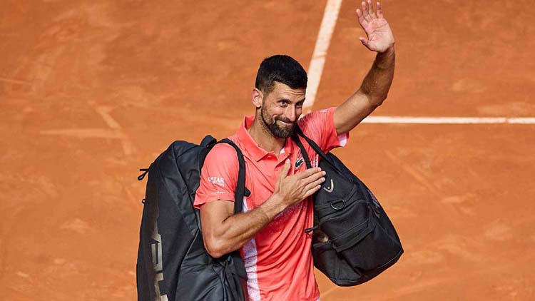 রেকর্ডের অপেক্ষা বাড়ায় অবসরের ইঙ্গিত জকোভিচের