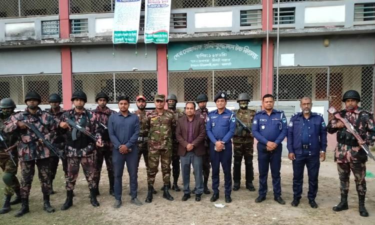 বাগেরহাটে যৌথ বাহিনীর উদ্যোগে ভোটকেন্দ্র পরিদর্শন