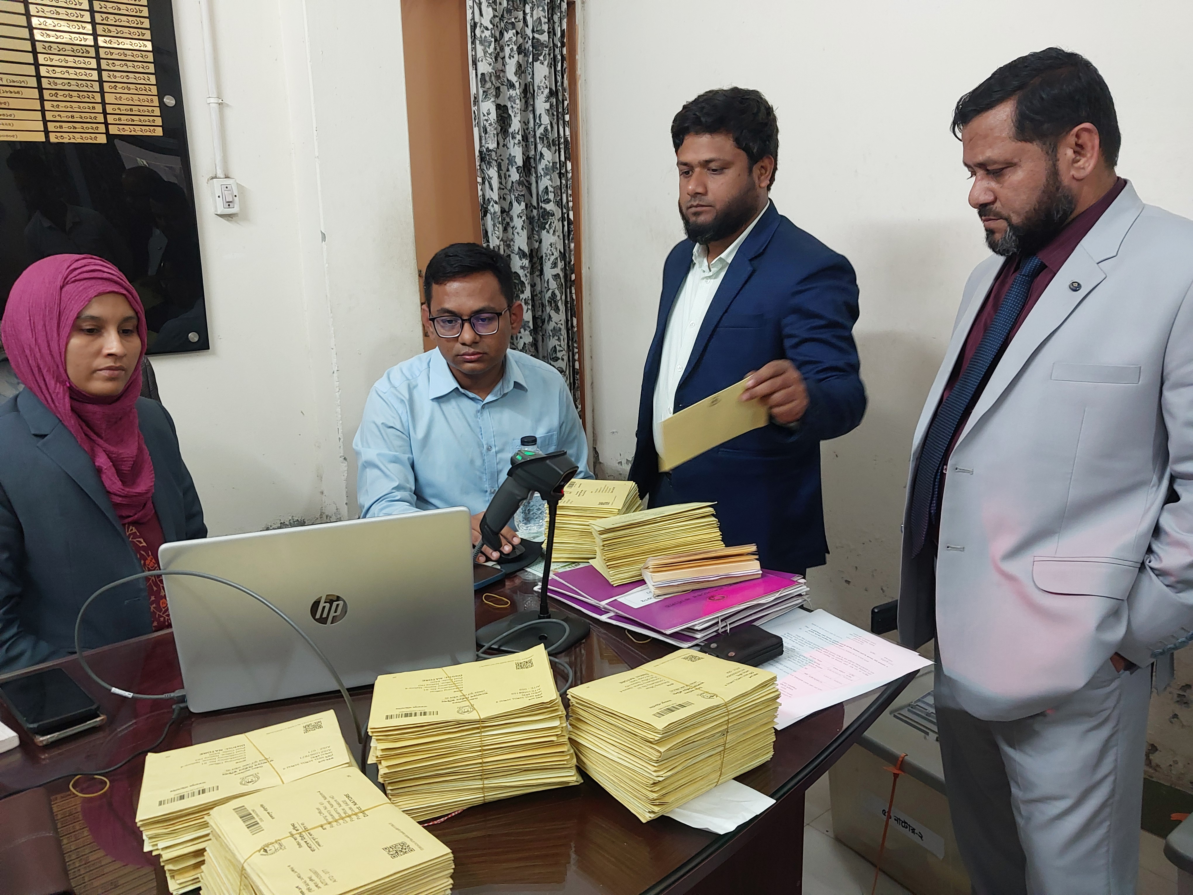 নাটোরে পোস্টাল ব্যালটে প্রদত্ত ভোট সংরক্ষণ কার্যক্রম শুরু