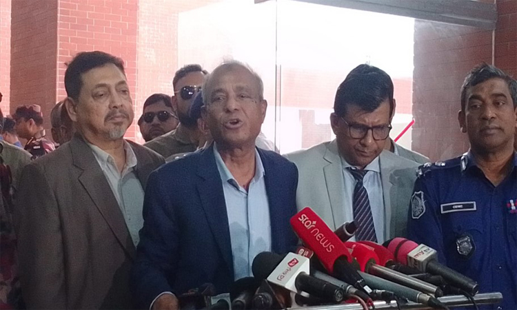 নির্বাচনে সংশ্লিষ্টদের সততা ও নিষ্ঠার সঙ্গে দায়িত্ব পালনের নির্দেশ স্বরাষ্ট্র উপদেষ্টার