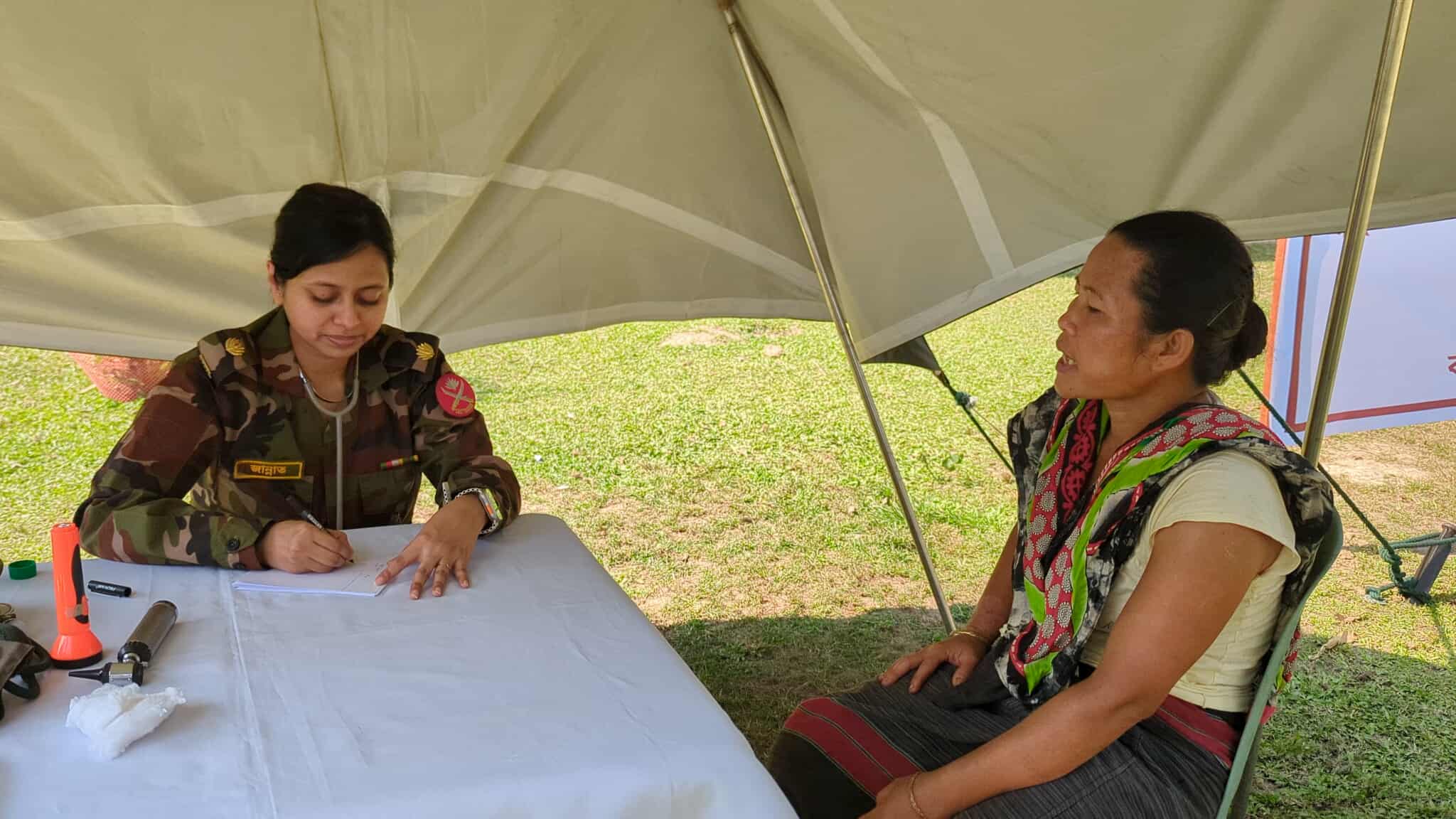 রাঙ্গামাটিতে সেনাবাহিনীর চিকিৎসা সেবা প্রদান 