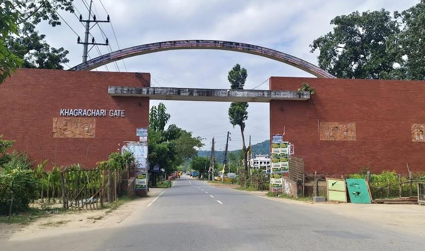 খাগড়াছড়ির ৩টি কেন্দ্রে ভোটের সামগ্রী ও জনবল যাবে হেলিকপ্টারে