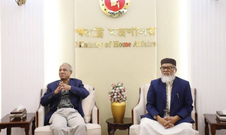 কারা অধিদপ্তরকে ১৩ হাজার ধর্মীয় বই উপহার দিচ্ছে ধর্ম মন্ত্রণালয় : স্বরাষ্ট্র উপদেষ্টা