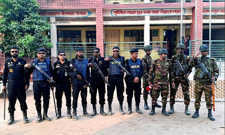 জাতীয় সংসদ নির্বাচন: রংপুরে যৌথ বাহিনীর বিশেষ মহড়া
