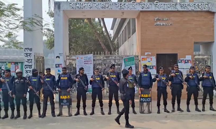 জাতীয় সংসদ নির্বাচনকে ঘিরে জয়পুরহাটে র‌্যাব ক্যাম্পের মহড়া