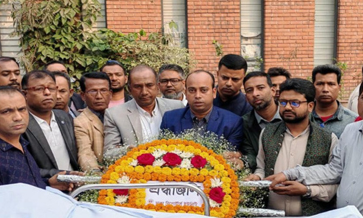 দৈনিক দিনকালের নগর সম্পাদক আলী মামুদের তিনটি জানাজা অনুষ্ঠিত 