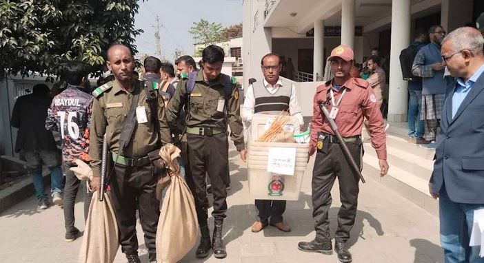 নওগাঁয় ভোটের প্রস্তুতি সম্পন্ন