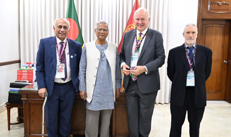 প্রধান উপদেষ্টার সঙ্গে ভয়েস ফর জাস্টিস অবজারভার্স দলের সাক্ষাৎ