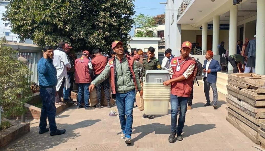 নওগাঁর ৭৮২টি কেন্দ্রে পাঠানো হয়েছে ব্যালট পেপার