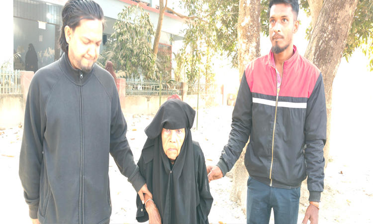 ভোট উৎসবে যোগ দিলেন এক শতকের সাক্ষী