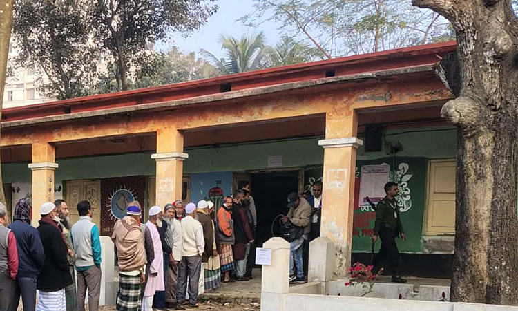 বগুড়ায় সাড়ে ৬ ঘন্টায় ভোট পড়েছে ৫৩ দশমিক ১৪ শতাংশ