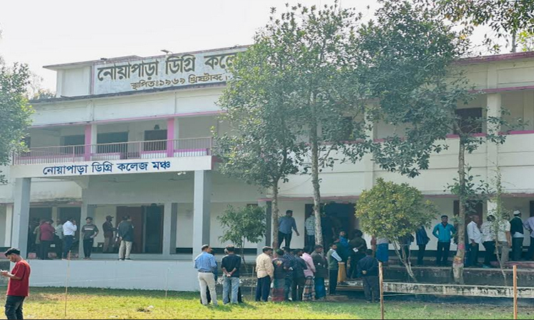 রাউজানে আনন্দঘন পরিবেশে চলছে ভোট গ্রহণ