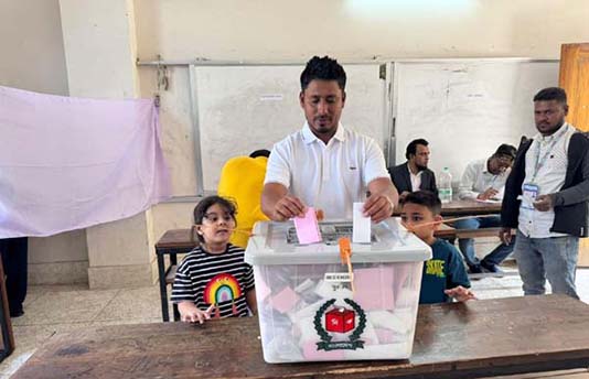 ভোট দিলেন আশরাফুল-আকবর-সাইফুদ্দিনরা