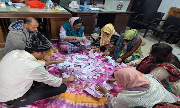 পিরোজপুরে শান্তিপূর্ণভাবে ভোটগ্রহণ সম্পন্ন, চলছে গণনা