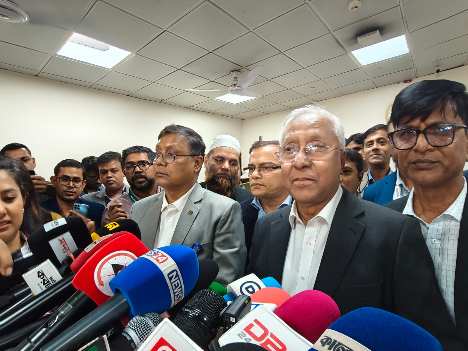 গণভোটে ‘হ্যাঁ’ জয়যুক্ত, ভোট পড়েছে ৬০ দশমিক ২৬ শতাংশ : ইসি সচিব