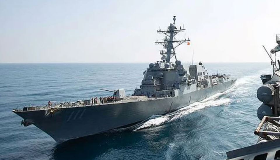 হরমুজ প্রণালিতে ইরানের রেভল্যুশনারি গার্ডের সামরিক মহড়া শুরু