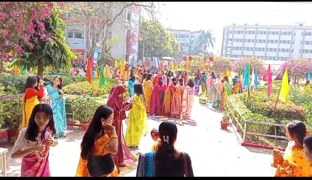 খাগড়াছড়ি সরকারি মহিলা কলেজে বসন্ত বরণ ও পিঠা উৎসব 