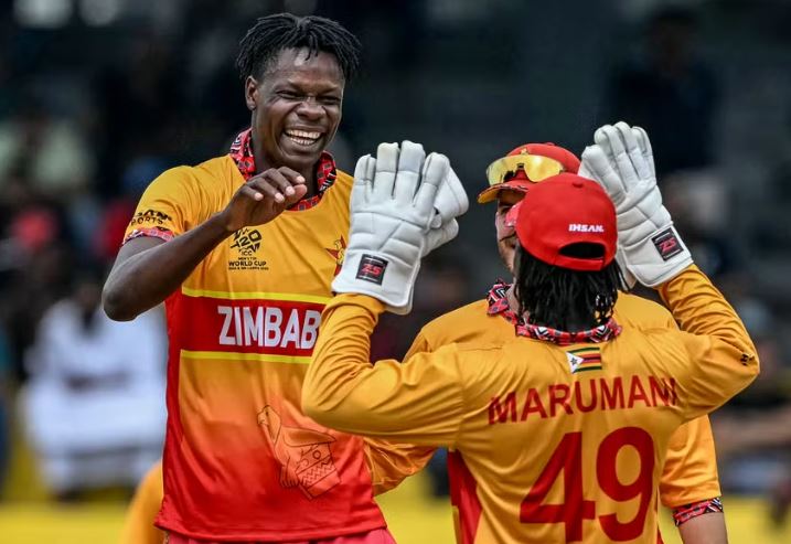 সুপার এইটে জিম্বাবুয়ে, গ্রুপ পর্ব থেকে বিদায় অস্ট্রেলিয়ার