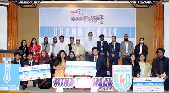 খুবিতে বিজনেস কেস কম্পিটিশনে চ্যাম্পিয়ন ‘ডুইং ইট ফর দ্য প্লট’