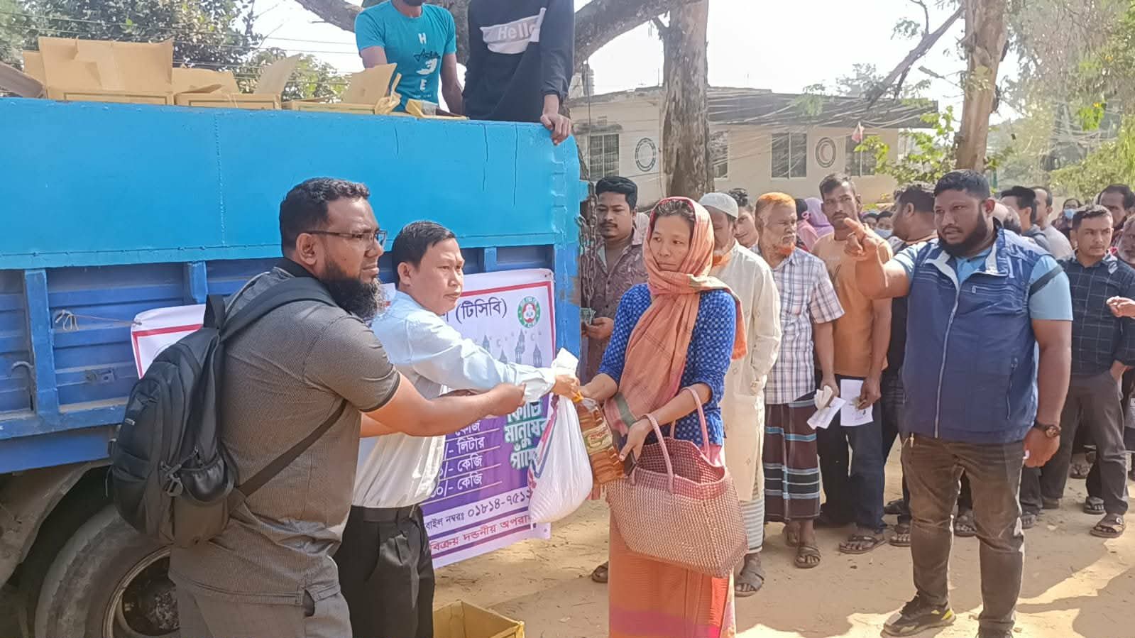 রমজানকে ঘিরে রাঙ্গামাটিতে টিসিবি’র ন্যায্যমূল্যে পণ্য বিক্রি শুরু