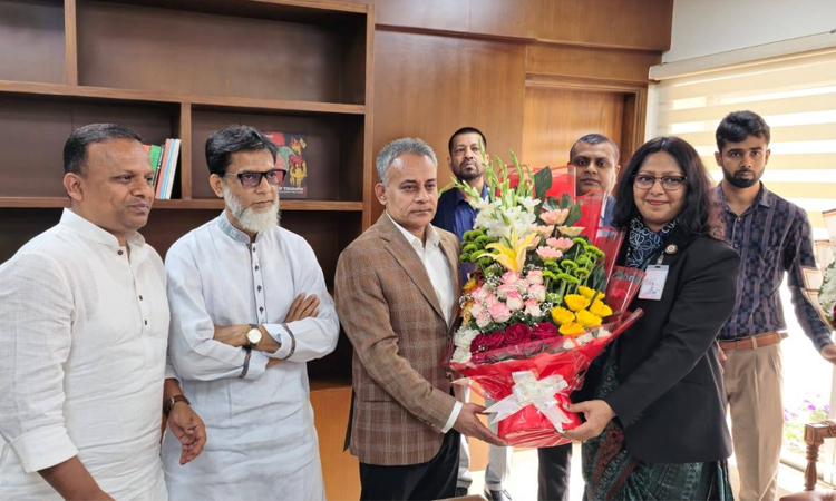 দুর্নীতিমুক্ত জনবান্ধব মন্ত্রণালয় গড়ে তোলাই সরকারের লক্ষ্য: নৌ-পরিবহন মন্ত্রী