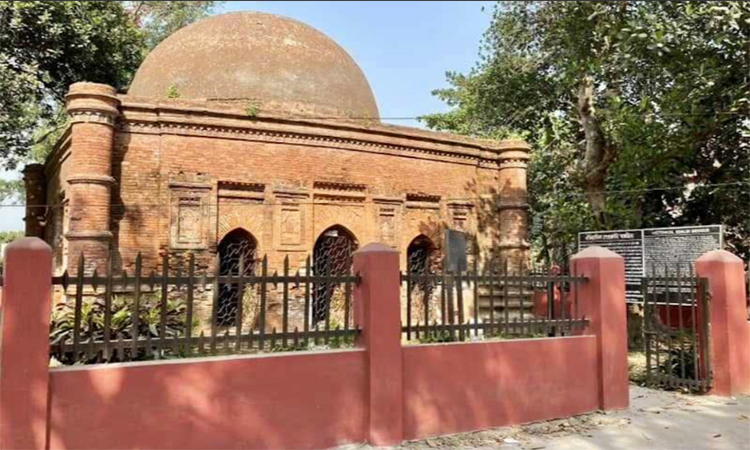 ৫০০ বছরের ঐতিহ্যের সাক্ষী সোনারগাঁয়ের গোয়ালদি মসজিদ