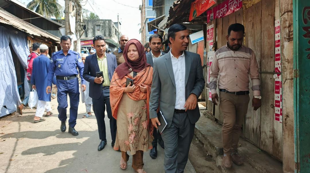 বাজার স্থিতিশীল রাখতে পিরোজপুরে জেলা প্রশাসনের অভিযান