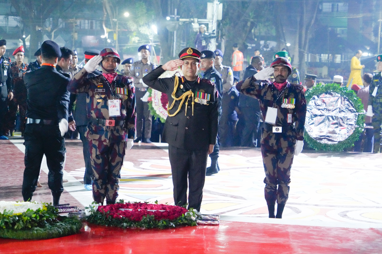 কেন্দ্রীয় শহীদ মিনারে ভাষা শহীদদের প্রতি বিজিবি মহাপরিচালকের শ্রদ্ধা