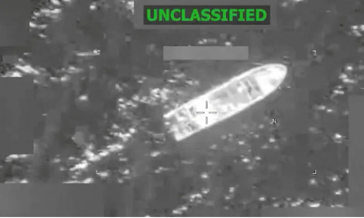 সন্দেহভাজন মাদকবাহী নৌযানে ফের মার্কিন হামলায় নিহত ৩