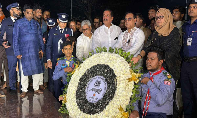 রাজশাহী কেন্দ্রীয় শহীদ মিনার উদ্বোধন করলেন ভূমিমন্ত্রী