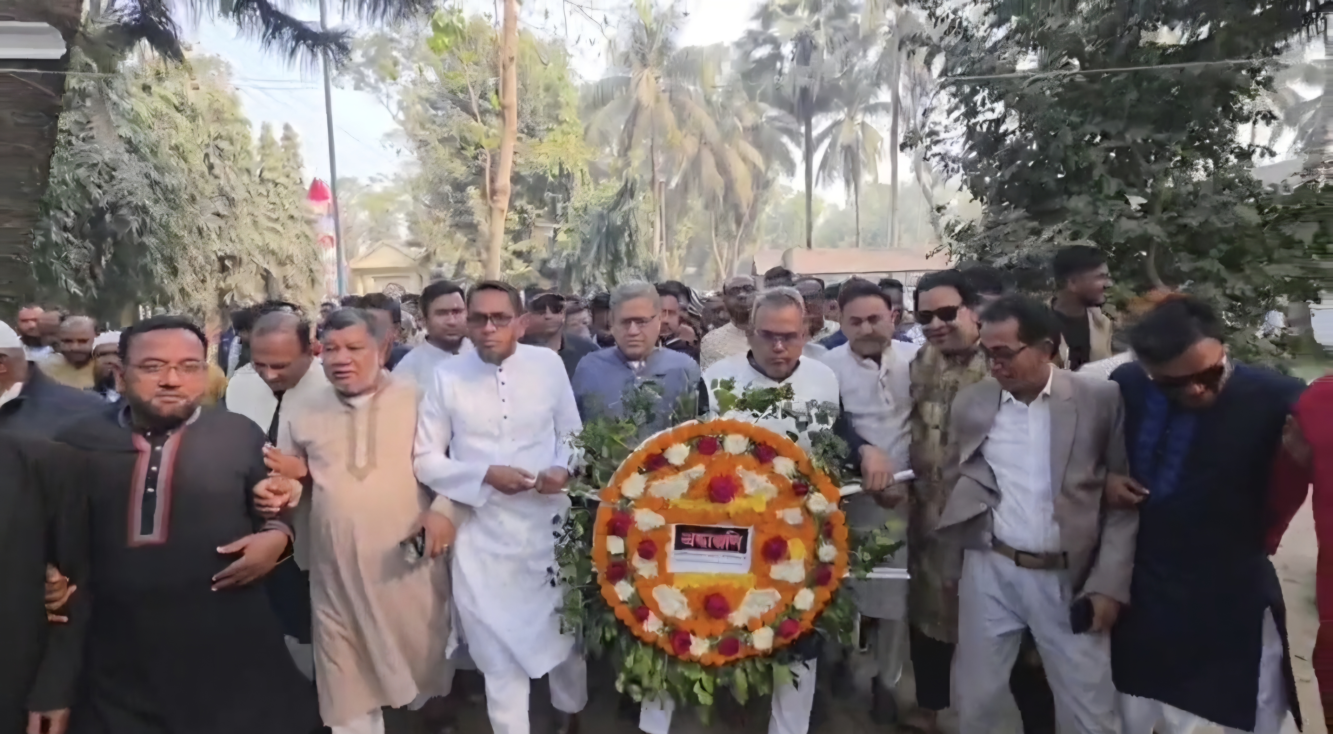 একুশের প্রথম প্রহরে ফরিদপুরে ভাষা শহীদদের প্রতি শ্রদ্ধা