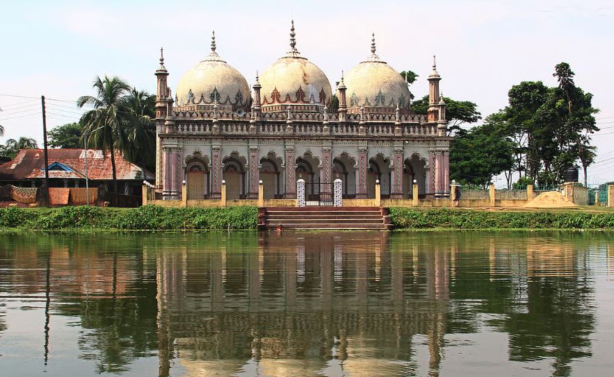 ৩০০ বছরের ঐতিহ্য ভাটিপাড়া জমিদার বাড়ি মসজিদ