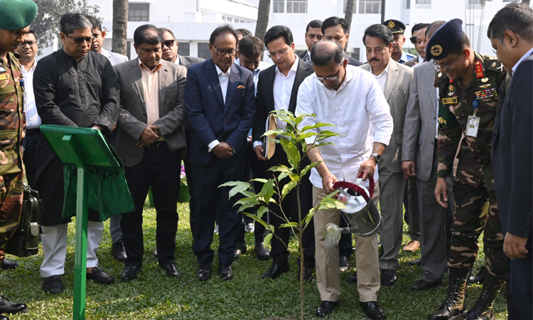 দায়িত্ব গ্রহণের পর প্রধানমন্ত্রীর কার্যালয়ে প্রথম কর্মদিবস তারেক রহমানের