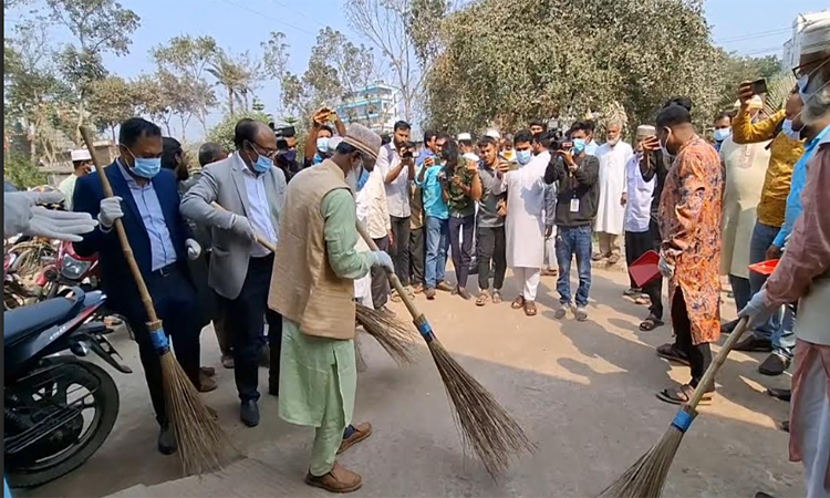 ঝিনাইদহে পরিচ্ছন্নতা অভিযানে নামলেন নবনির্বাচিত এমপি