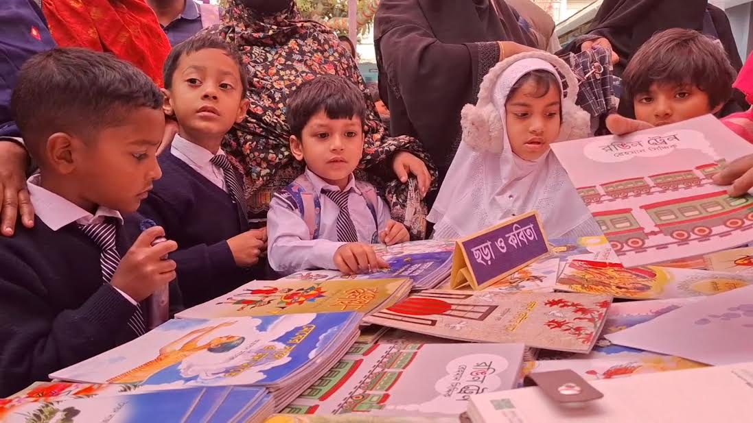 ঝিনাইদহে শিশুতোষ বইমেলায় প্রাণের উচ্ছ্বাস