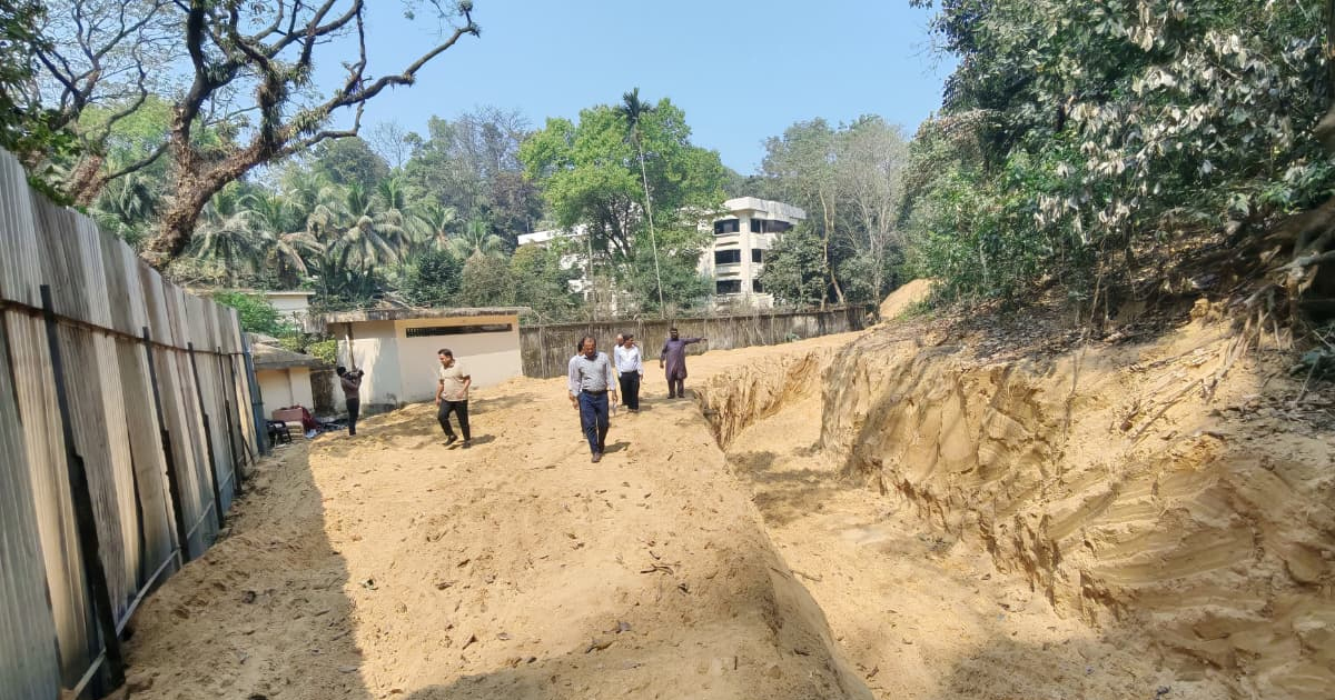 পাহাড় কাটার অভিযোগ, বিপিসিকে জরিমানা পরিবেশ অধিদপ্তরের