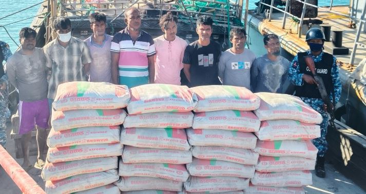 মিয়ানমারে পাচারকালে বিপুল পরিমাণ সিমেন্টসহ আটক ২০