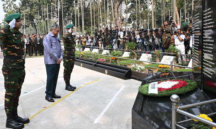 বিডিআর হত্যাকাণ্ডে শহীদদের প্রতি রাষ্ট্রপতির শ্রদ্ধা