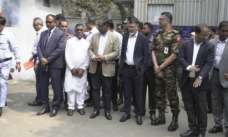 দায়িত্ব গ্রহণের পরপরই মশক নিধন কার্যক্রম পরিদর্শনে ডিএনসিসি প্রশাসক