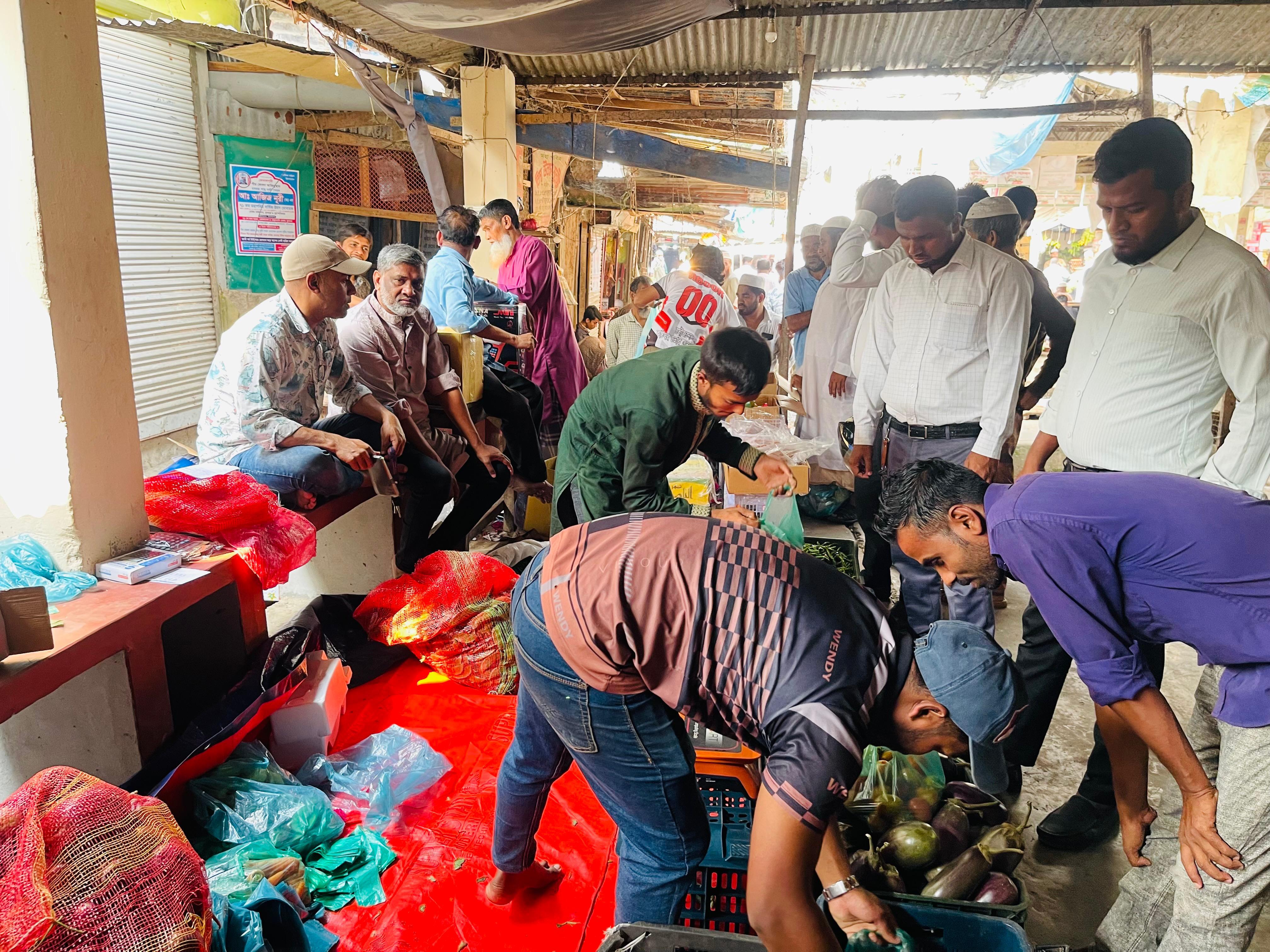 বরিশালে প্রতিমন্ত্রীর উদ্যোগে ন্যায্যমূল্যে রমজানে স্বস্তির বাজার