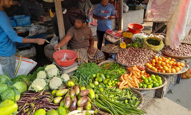 নীলফামারীতে বেড়েছে সবজির সরবরাহ, কাঁচাবাজারে স্বস্তি 