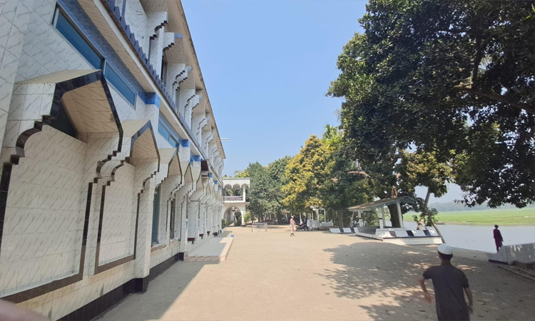 চাঁদপুরে ছয় দশক হাদিয়া ছাড়া ১৬ মসজিদে পড়ানো হয় খতমে তারাবির নামাজ