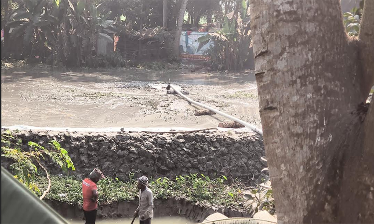 বাগেরহাটে অবৈধভাবে বালু উত্তোলনকারীকে জরিমানা