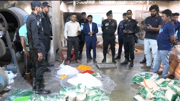 গাইবান্ধায় মুড়ি কারখানার মালিককে জরিমানা