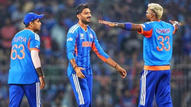 জিম্বাবুয়ে বিদায় করে সেমির দৌড়ে টিকে থাকল ভারত