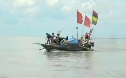 আজ মধ্যরাত থেকে ভোলার নদ-নদীতে মাছ ধরায় দুই মাসের নিষেধাজ্ঞা