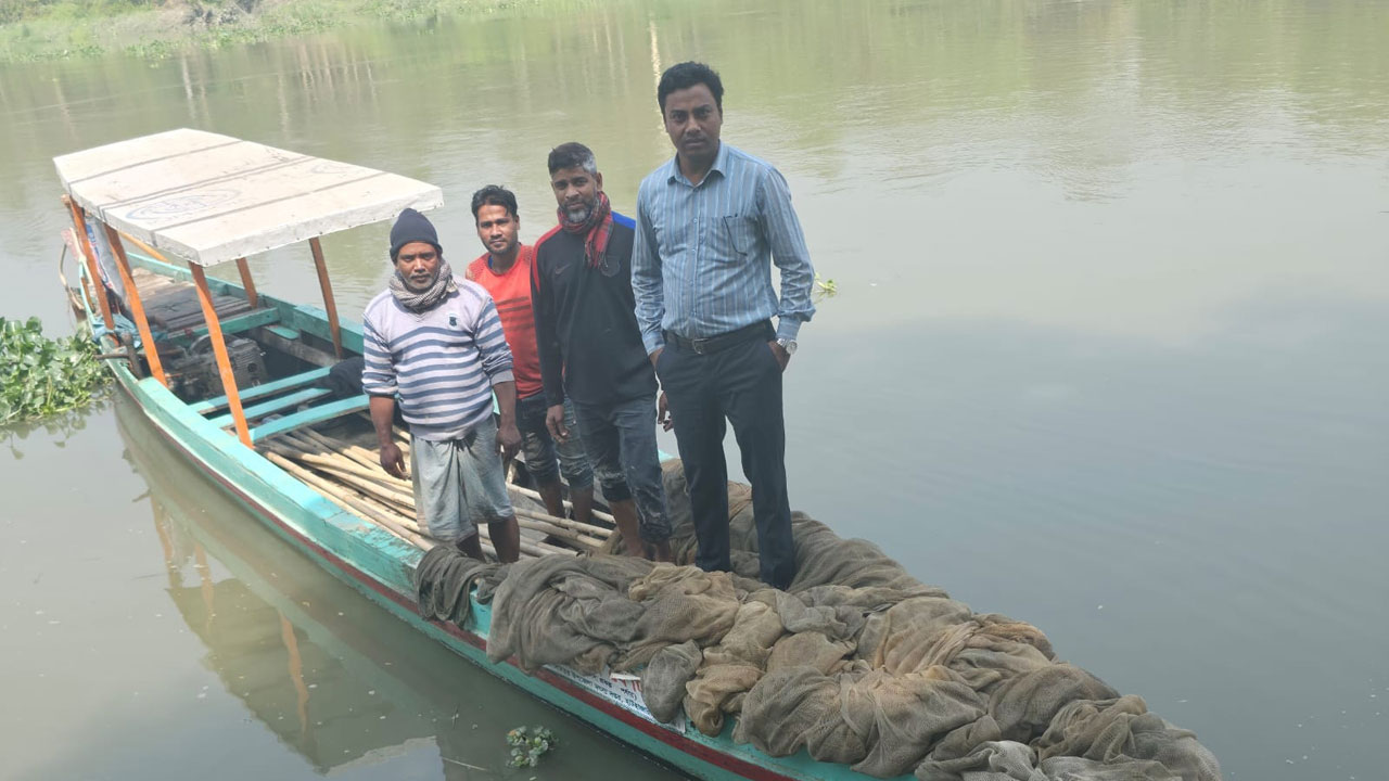 হালদা নদীতে অভিযানে সাড়ে ৩ হাজার মিটার অবৈধ জাল জব্দ